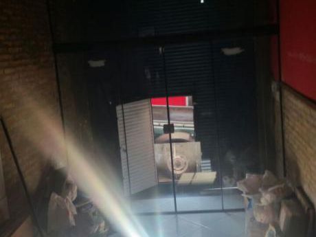 Alquilo Salón Comercial O Gastronómico U Oficina.