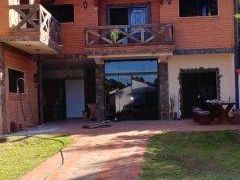 Alquilo Casa Ideal Para Vivienda Y Oficina En Barrio Los Laureles De Asuncion