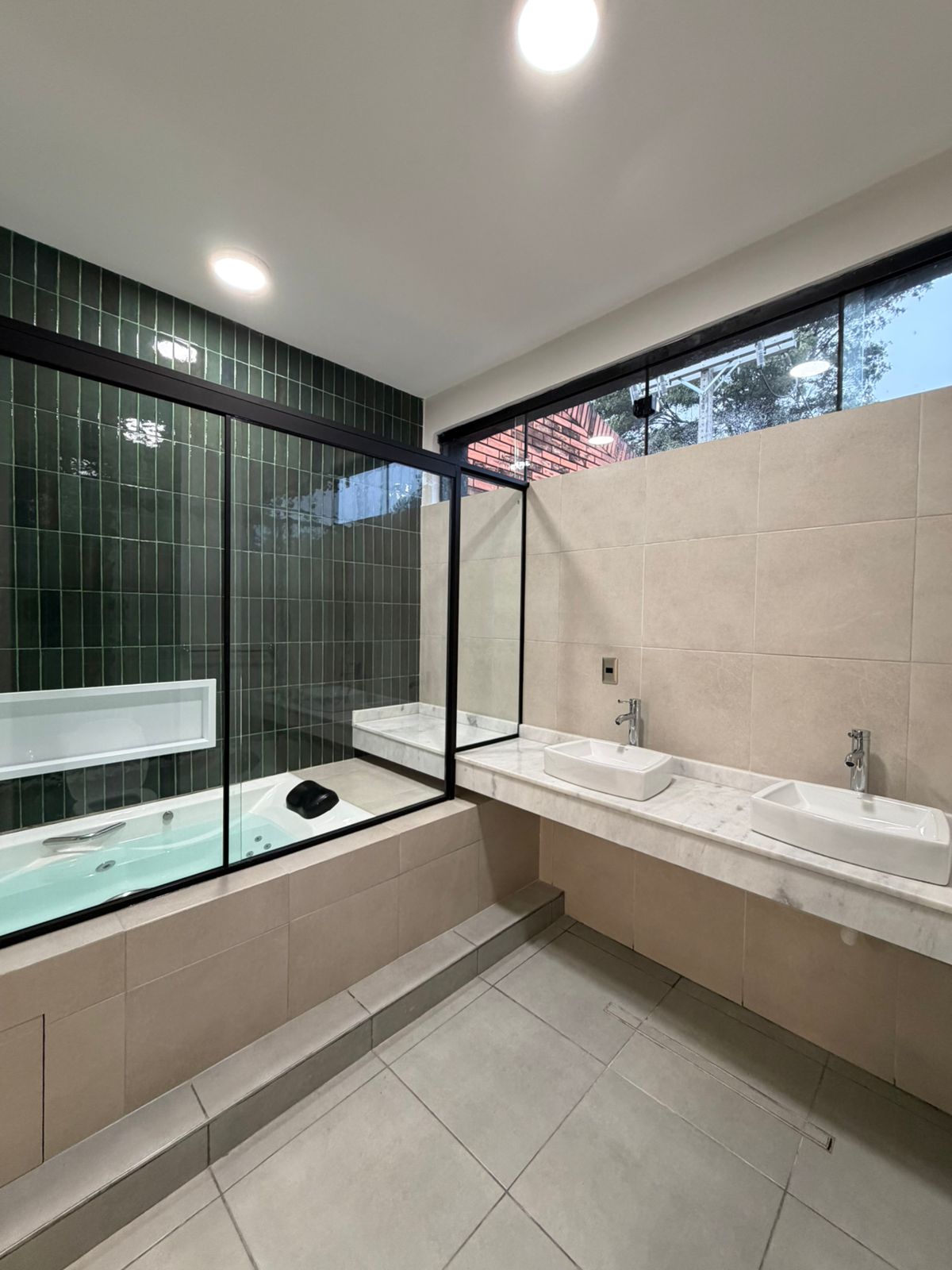 AMPLIA CASA EN ALQUILER CON PISCINA Y QUINCHO – FERNANDO DE LA MORA ZONA SUR — foto 3