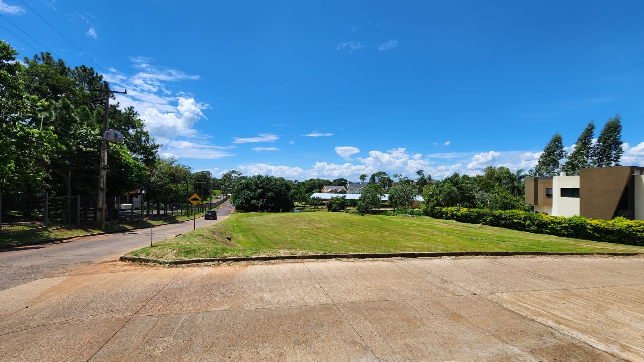 VENDO TERRENO PLANO EN OFERTA  PARANA COUNTRY CLUB — foto 3