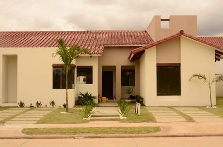 Casa En Venta En El Urubo