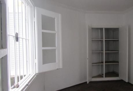 Goes.blandengues Esq Terra. 1 Dorm. 1er X Escalera. $13900. Gc $1200.