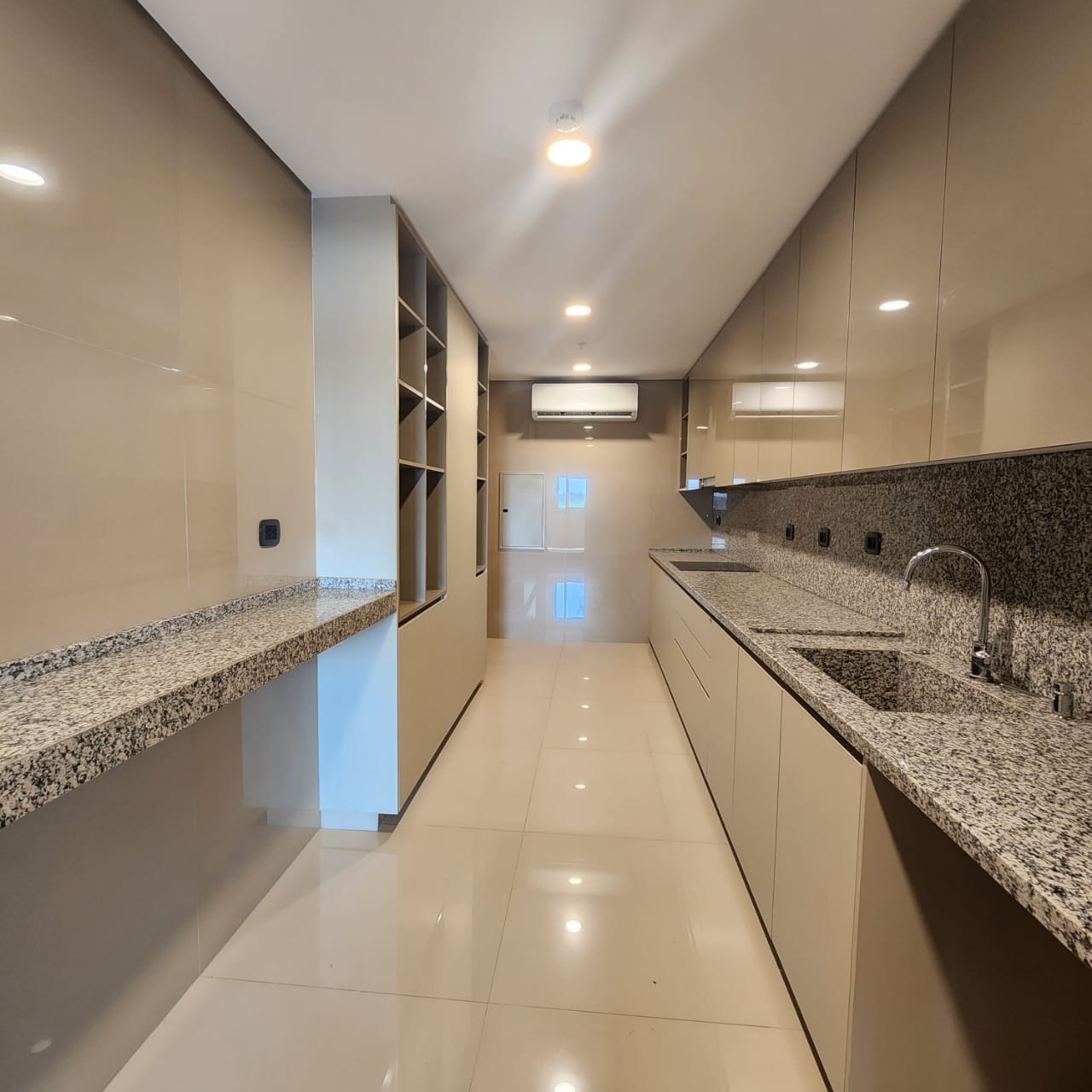 Alquilo Moderno Y Amplio Dpto De 3 Habit En Suite — foto 2