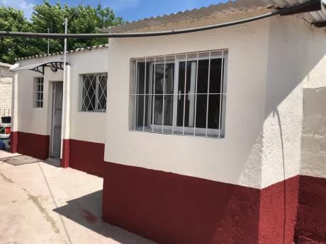 Casita A Una Cuadra Cmno. Maldonado Chiquita Pero A Estrenar. Impecable Todo!!!!