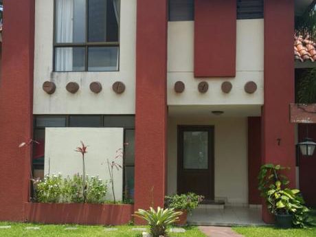 Casa En Venta En Zona Norte
