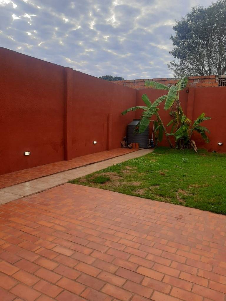 ALQUILO AMPLIO DUPLEX EN LUQUE LAURELTY — foto 3
