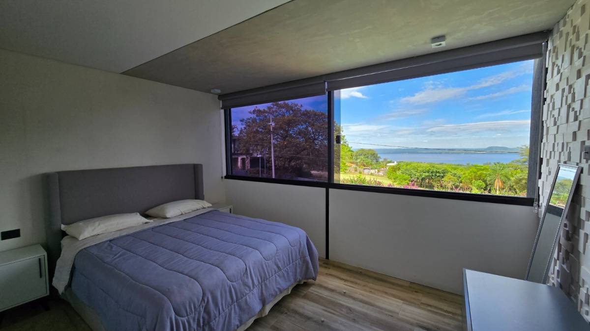 EN VENTA RESIDENCIA CON VISTA AL LAGO EN LA SUIZA - SAN BERNARDINO — foto 2