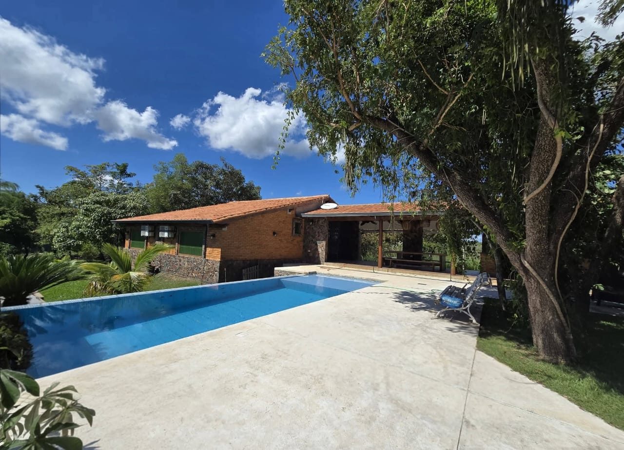 CSAS QUINTA EN  ATYRA  2000M2 CON PISCINA — foto 2