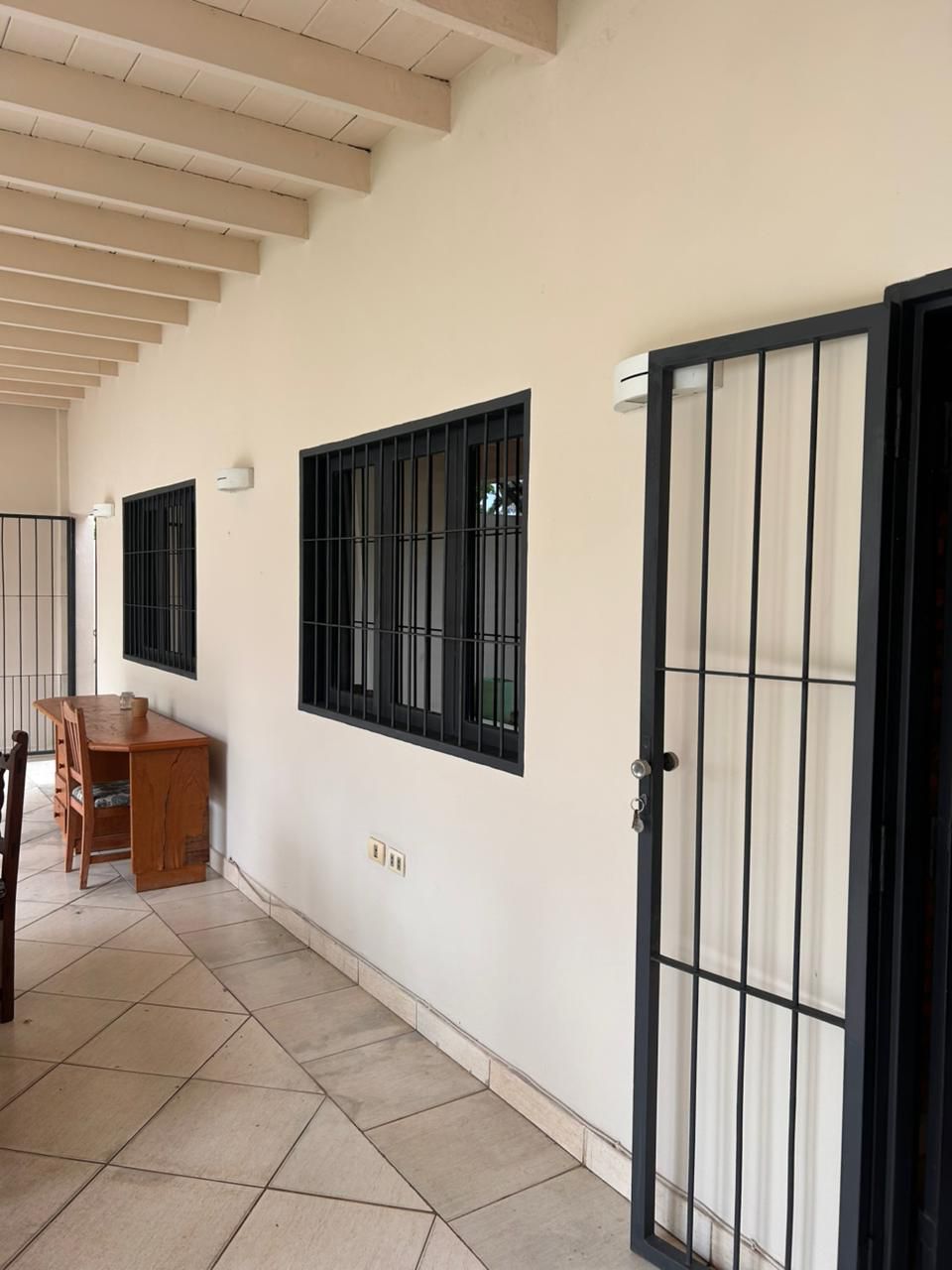 ALQUILO HERMOSA CASA EN EL BARRIO FELICIDAD DE LAMBARE — foto 3