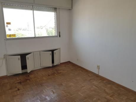 Apartamento En Pocitos 2 Dormitorios