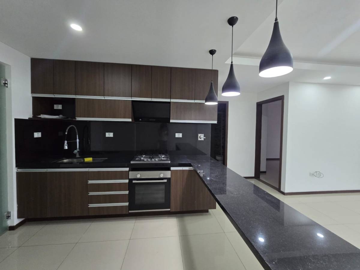Departamento en alquiler bajo precio de mercado en Equipetrol