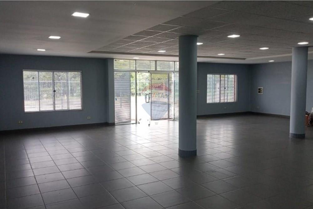 ALQUILO LOCAL COMERCIAL EN YPANE — foto 2
