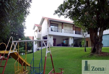 Casa Exclusiva Zona Urubo