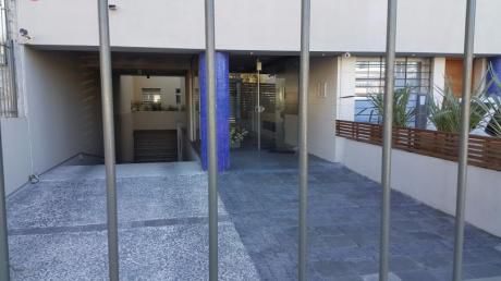 Vendo En Malvin 2dor 1 Baño A Estrenar,balcon Y Terrazas Sobre Avenida