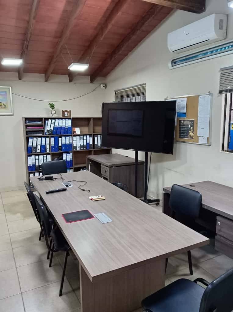 VENDO PROPIEDAD IDEAL PARA OFICINA EN ÑEMBY — foto 2