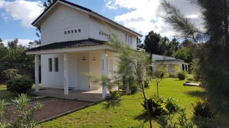 Impecable Dos Casas En Un PadrÓn