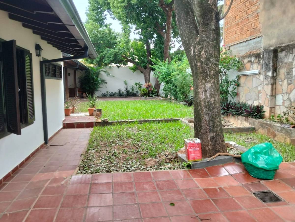 ALQUILO HERMOSA CASA EN BARRIO MBURUCUYA — foto 3