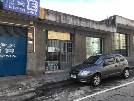 Local Comercial Sobre Calle Tacuarembo