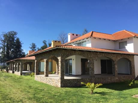 En Venta Hermosa Casa En Campos De Amiraya Sipe Sipe