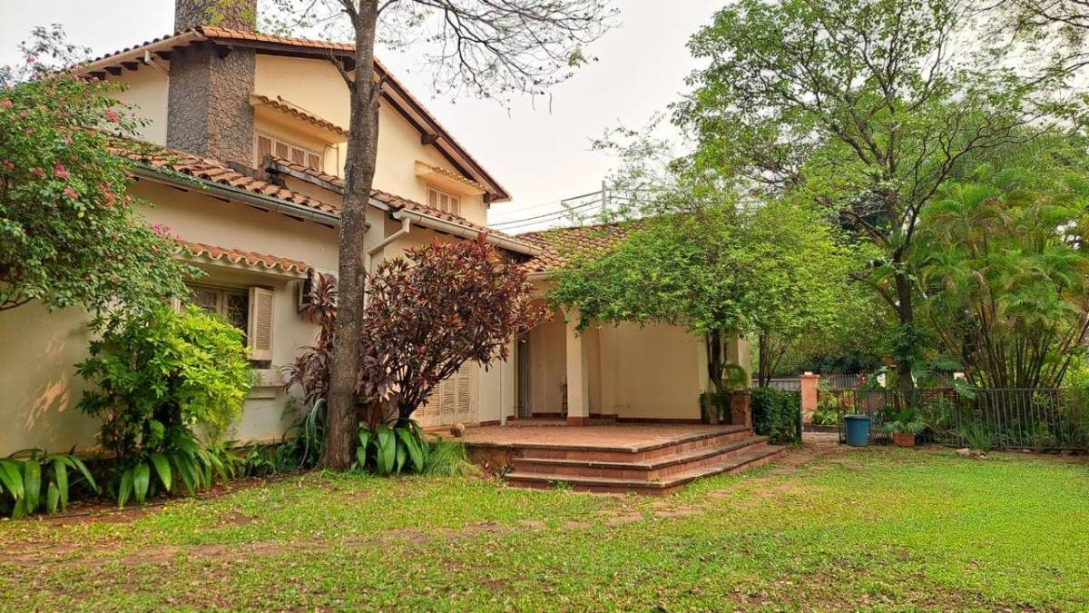Departamento en venta bajo precio de mercado en Villa Morra