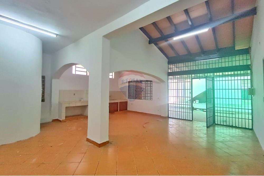 Local comercial en alquiler en Luque — foto 2