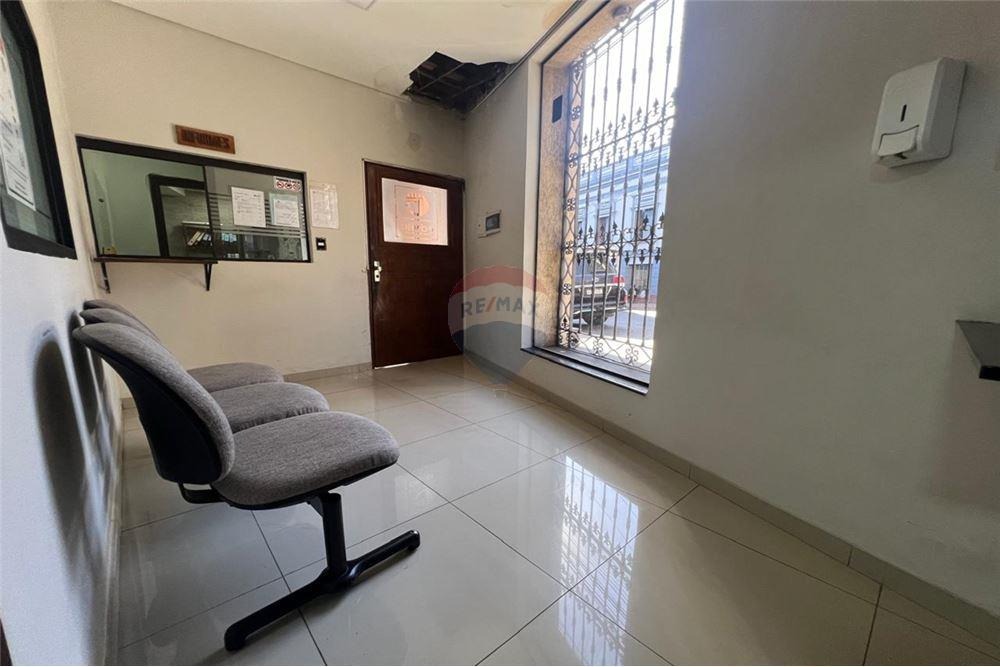Oficinas corporativas premium en venta en La Encarnación con múltiples salas — foto 2