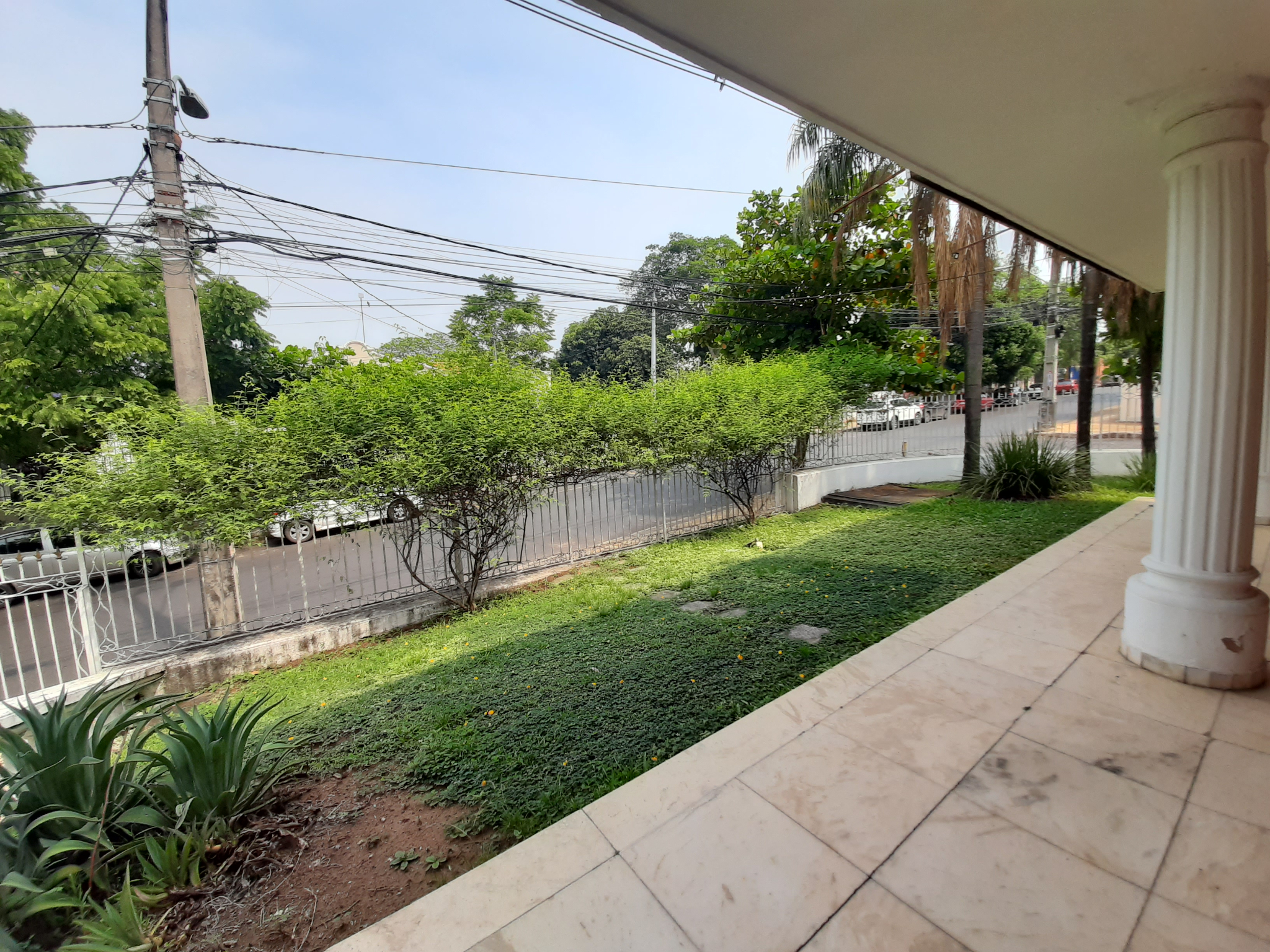 Excelente Esquina De 1.660 M2 En Barrio Jara, A Pasos De Brasilia Y España — foto 2