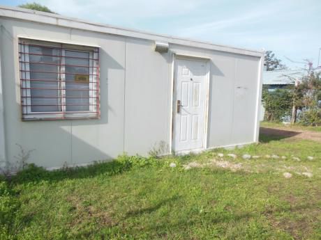 Casi Nuevo Sobre Asfaltada. Alquila Santestevan Casa En Lomas De Solymar.