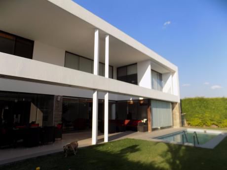 Casa En Alquiler Condominio Colinas Del Urubo Sector I