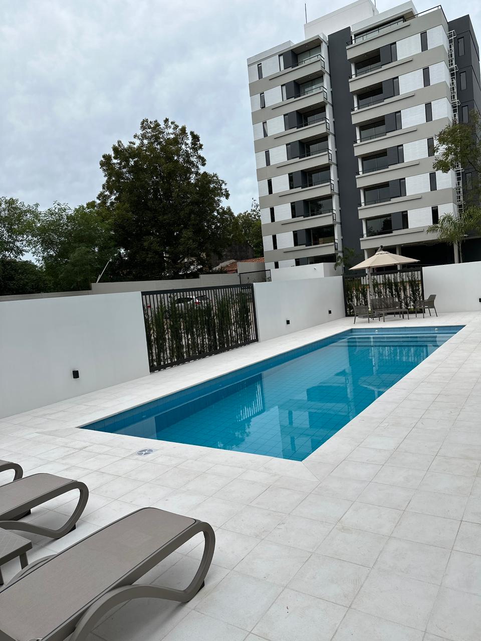 ALQUILO HERMOSO DEPARTAMENTO DE DOS DORMITORIOS EN LUQUE — foto 2