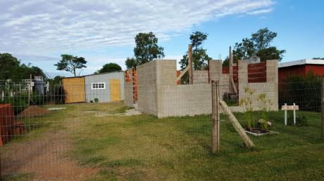 Casa A Terminar Con Cabaña