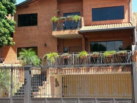 En Carmelitas / Bcp - Distinguida Residencia - Jardin, Piscina - 2.500 Usd