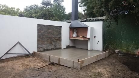 Casa De Tres Dormitorios Con Fondo Y Parrillero