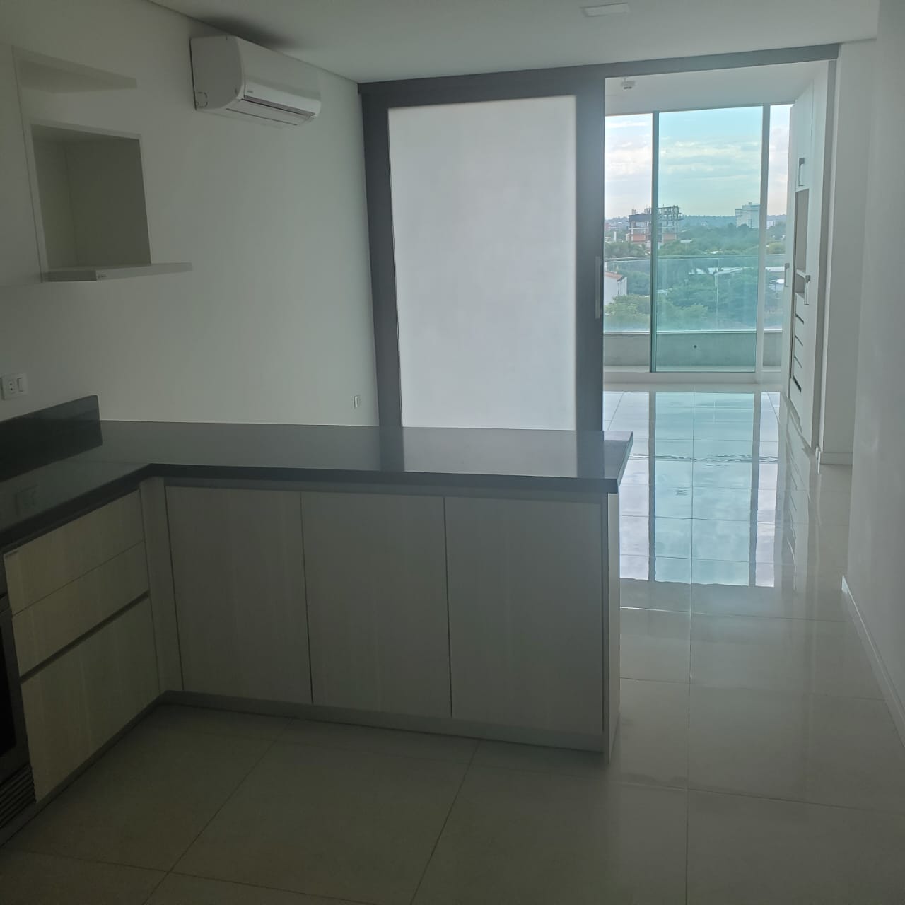 Vendo departamento monoambiente en edificio Altamira Ycua Sati — foto 2