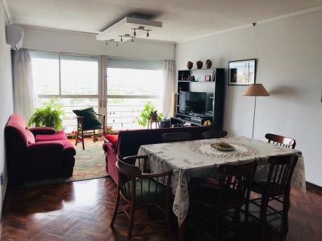 Apartamento De Estilo Reciclado En El Centro