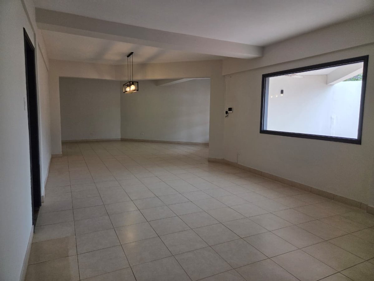 ALQUILO CASA 3 DORM EN CONDOMINIO, BARRIO MARISCAL ESTIGARRIBIA — foto 3