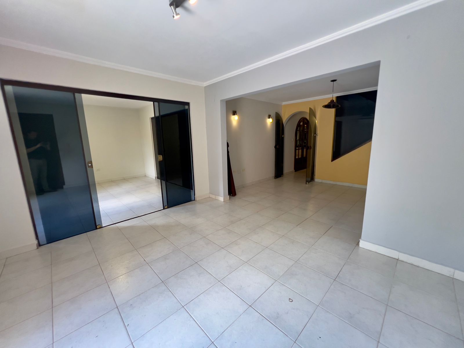 ALQUILO RESIDENCIA EN BARRIO CERRADO LAS PIEDRAS - LUQUE — foto 3