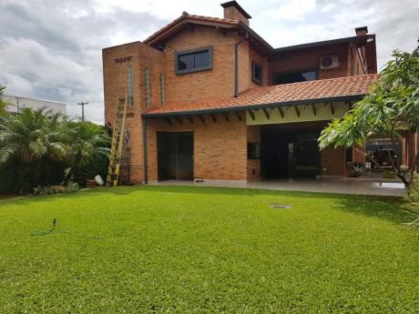 Alquilo Hermosa Casa En Luque.