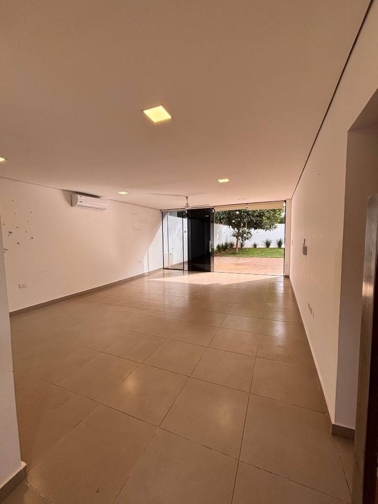 Vendo Amplia Casa Moderna en Cañada Garay, Luque. — foto 2