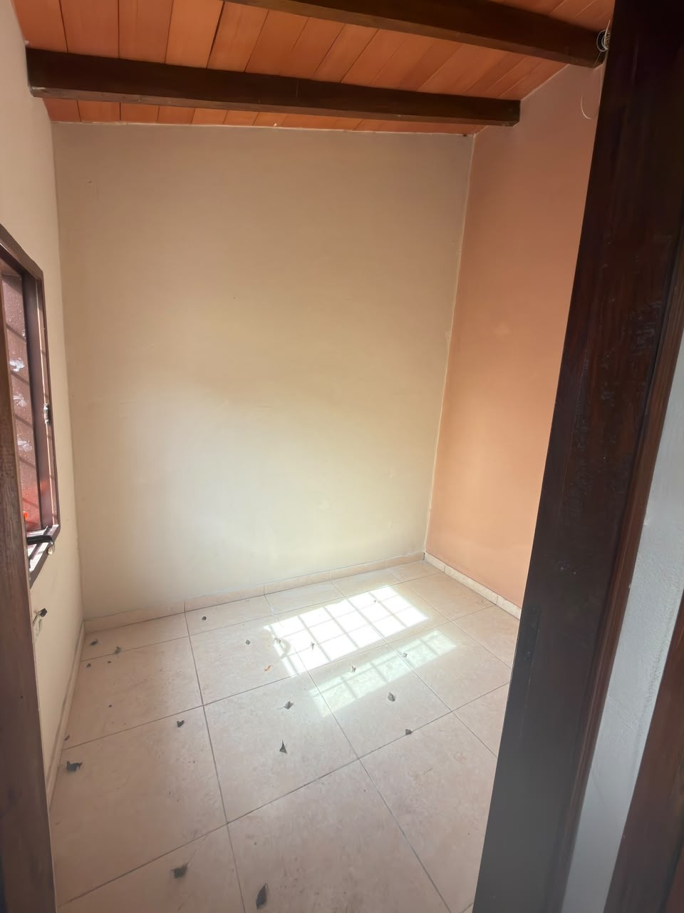 ALQUILO RESIDENCIA DE 3 HABITACIONES EN BARRIO SAJONIA-ASUNCION — foto 3