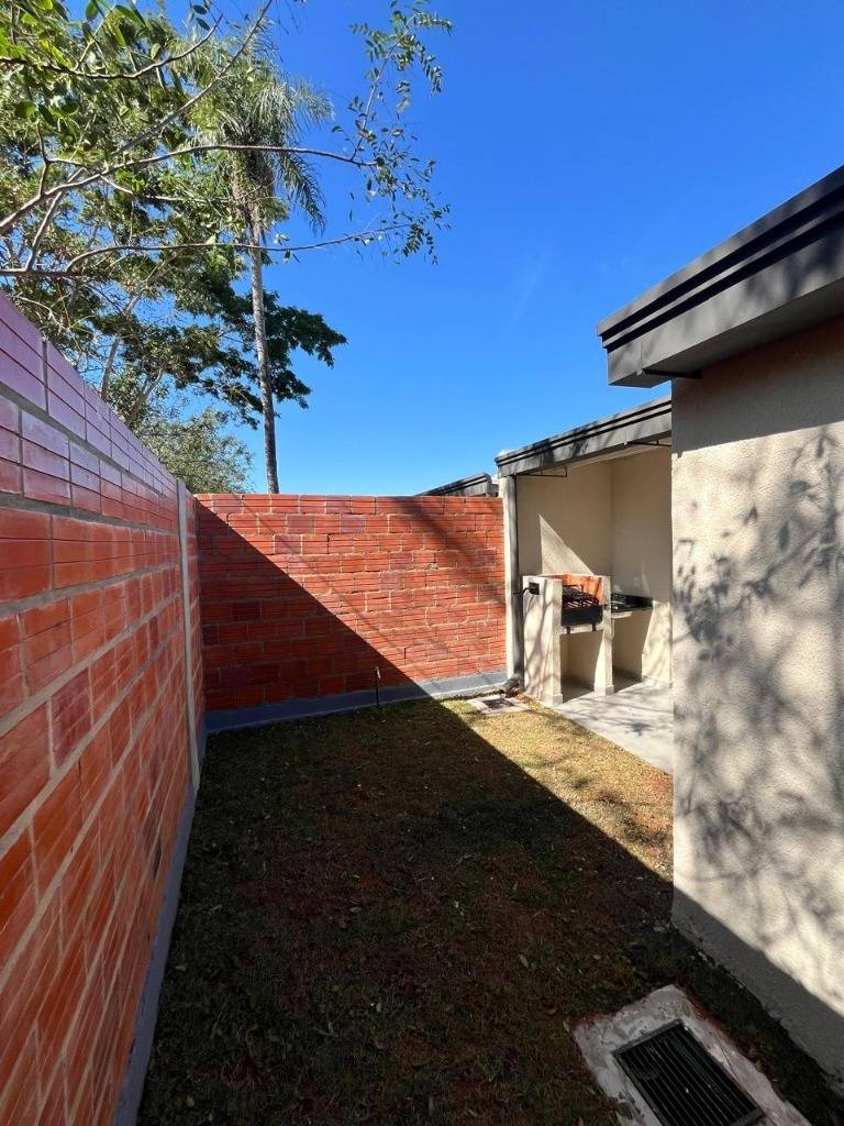 VENDO HERMOSAS CASAS EN BARRIO CERRADO LUQUE — foto 2