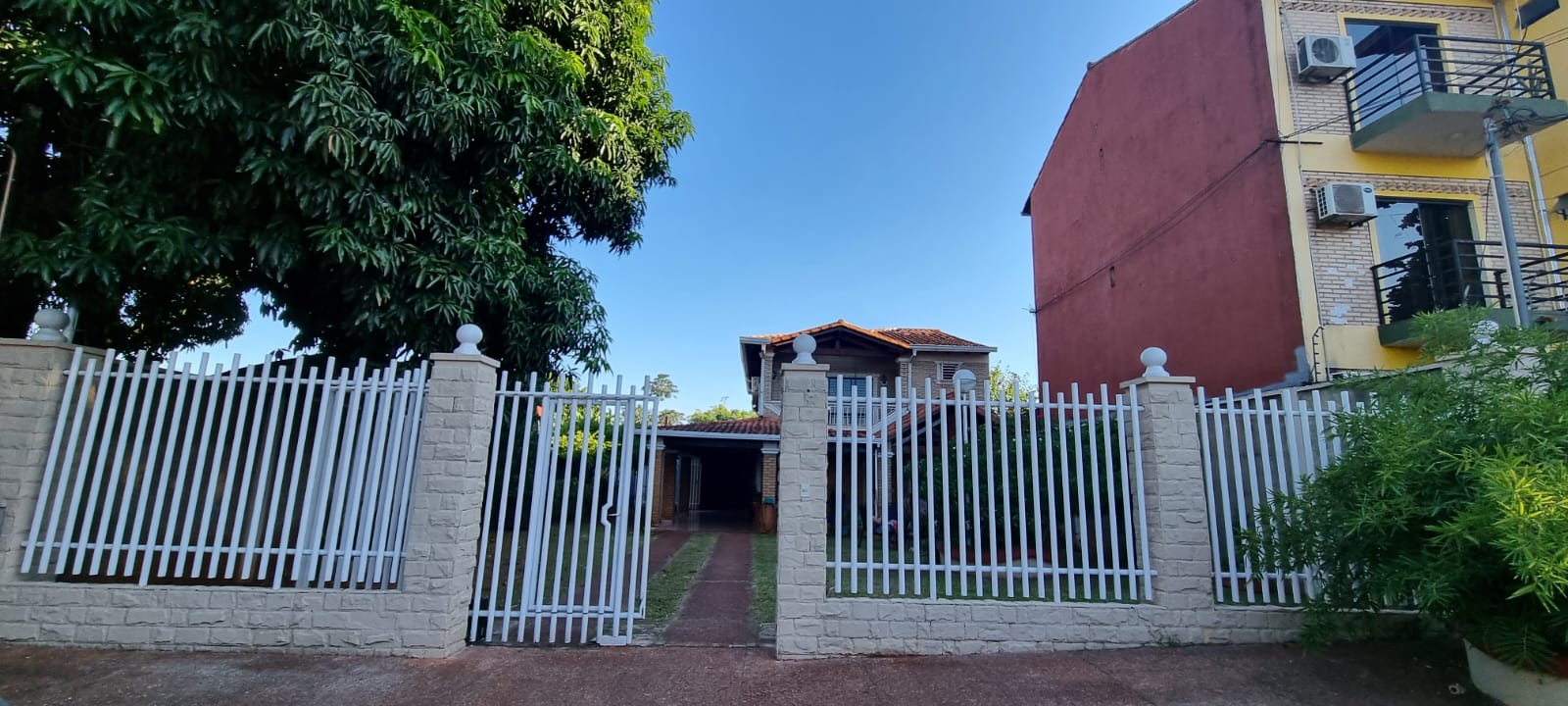 Exclusiva Residencia en Barrio Obrero: ¡Tu Nuevo Hogar te Espera! — foto 2