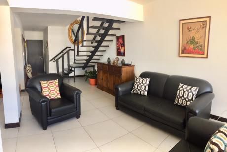Dpto Tipo Duplex En Venta 4 Dormitorios!!