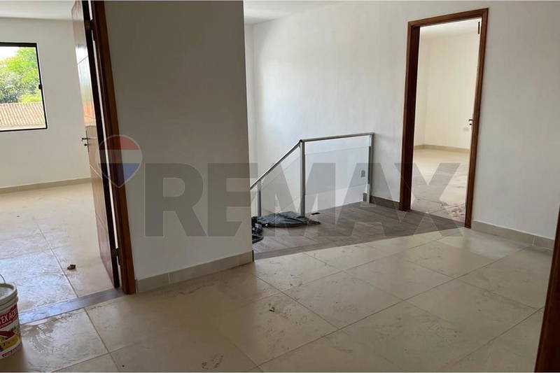 Casa - Alquiler - Lambaré, Central, Paraguay — foto 3