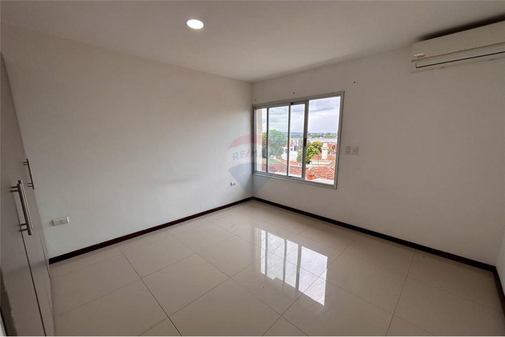 EN VENTA DEPAR EN ENCARNACION — foto 3