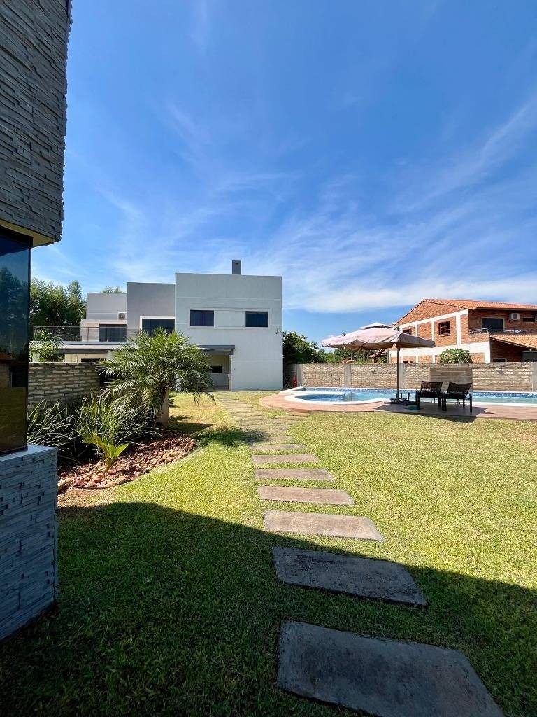 EN ALQUILER ! CASA EN BARRIO CERRADO YTORORO COUNTRY CLUB — foto 2