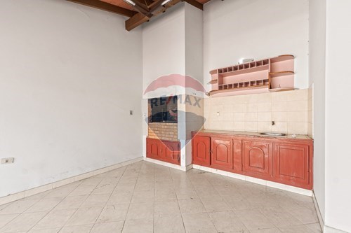 CASA EN ESQUINA A 50 METROS DE Mcal. LÓPEZ — foto 2