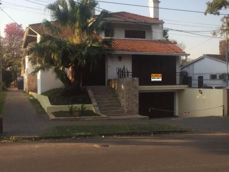 Alquilo Amplia Casa P/ Oficina Zona Leon Condu