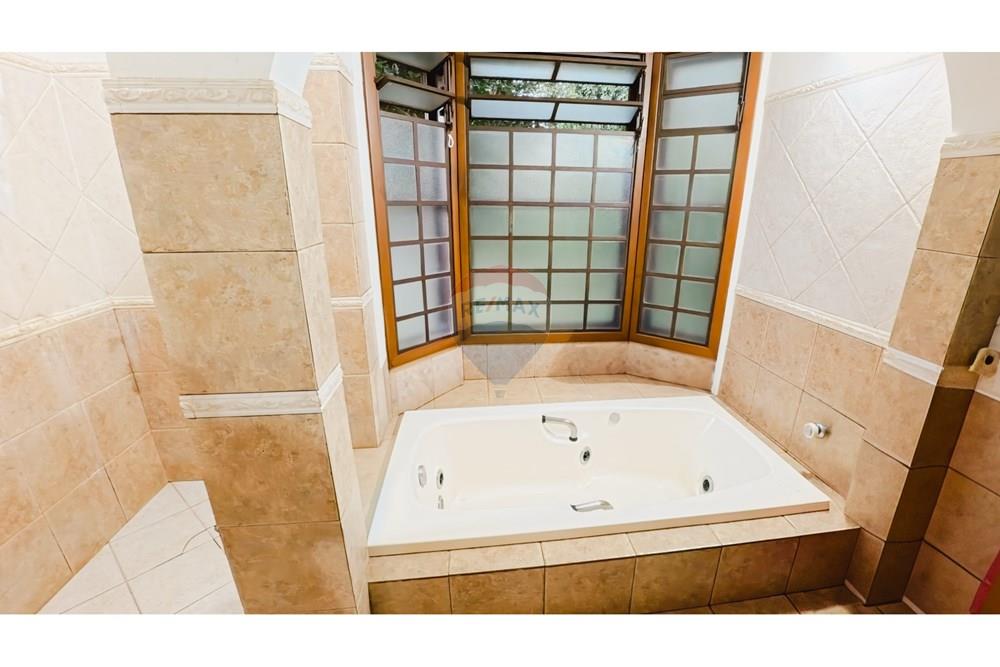 VENDO CASA EN PARANA COUNTRY CLUB ZONA ALTA — foto 3