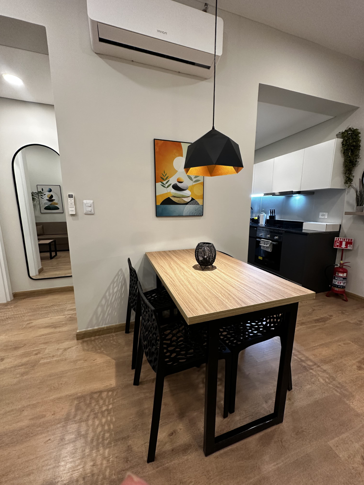 AMPLIO DPTO  DE 1 DORM FULL AMOBLADO A PASOS DEL SHOPPING MSCAL LOPEZ — foto 3